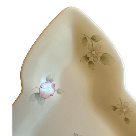 Vintage Pfaltzgraff Tea Rose Christmas Tree Plate 10” x 8” - Picture 5 of 8